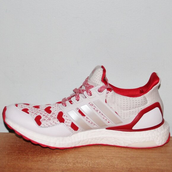 Adidas UltraBoost 1.0 Valentine's Day Running Shoes Womens 9 White Red - Picture 3 of 6